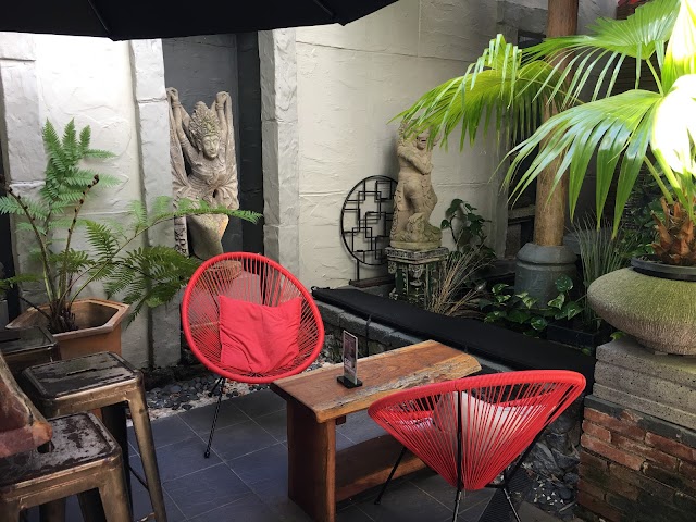 Temple Thai Restaurant & Tuk Tuk Bar