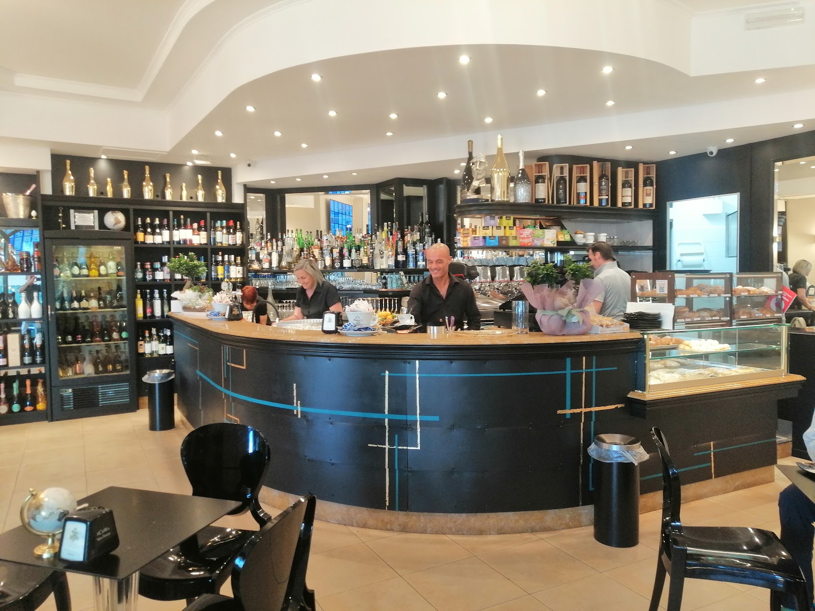 Demo's Cafe — photo 4