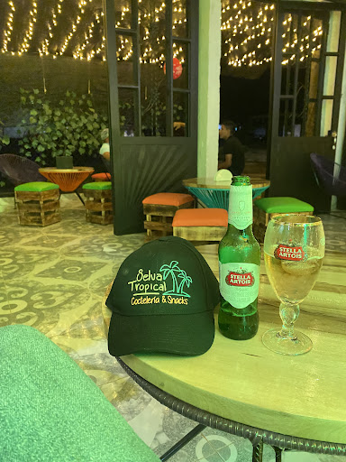 Selva Tropical Bebidas & Snacks
