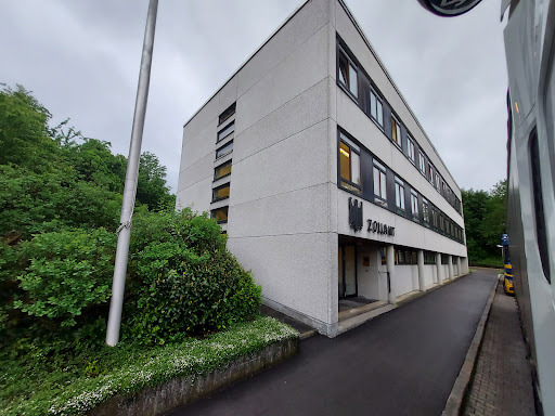 Mitarbeiter-Parkplatz der Zollbehörde - Thumbnail