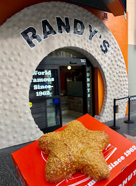 Randy's Donuts by null