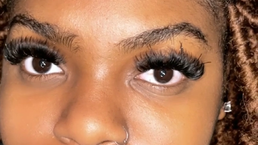 LashesByKaay - Visual