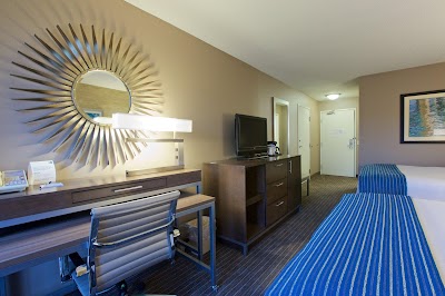 Holiday Inn Express Fargo-West Acres