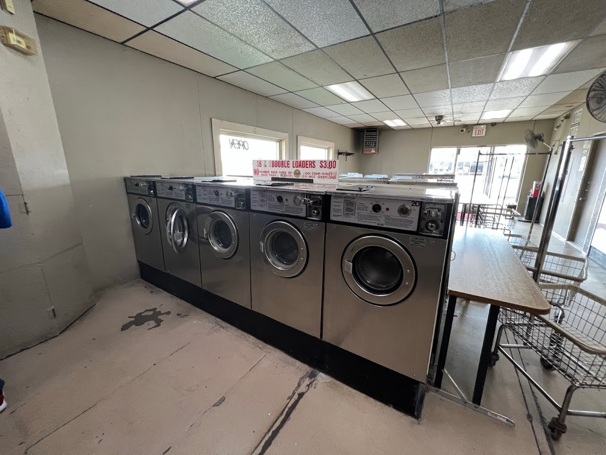 A2Z Coin-Op facility with washing machines in Indianapolis