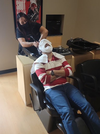 Sport Clips Haircuts of Munster - United States