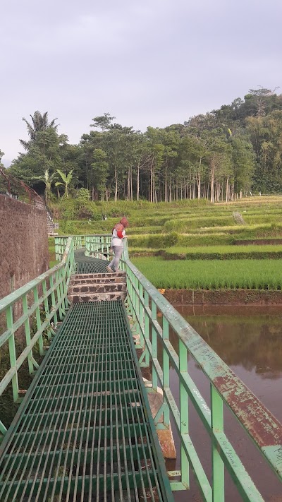 Photos of Taman Makam Pahlawan Haurduni Kuningan