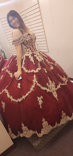Araceli's Elegant Bride & Formal Wear - Thumbnail