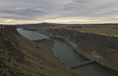 The Tam-a-lau Trail