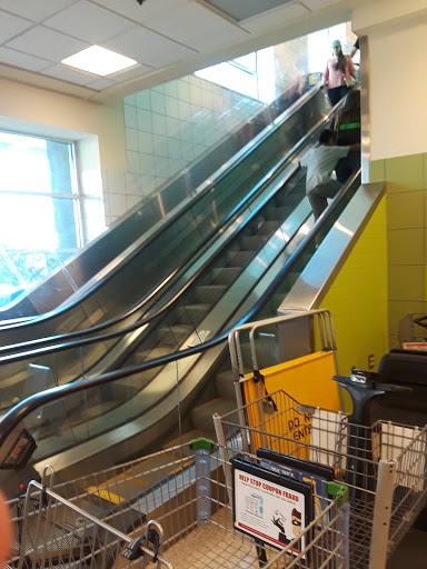 Publix Super Market at Miller Road Shopping Center - Thumbnail