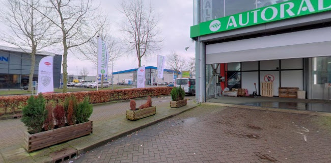 Autoradam Almere Veluwedreef telefoonnummer