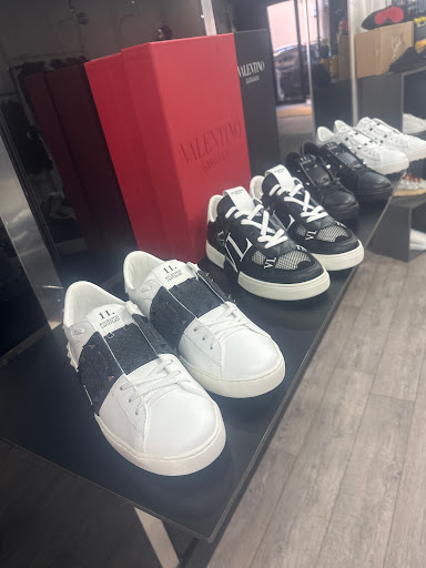 Sold Out Fashion - Thumbnail