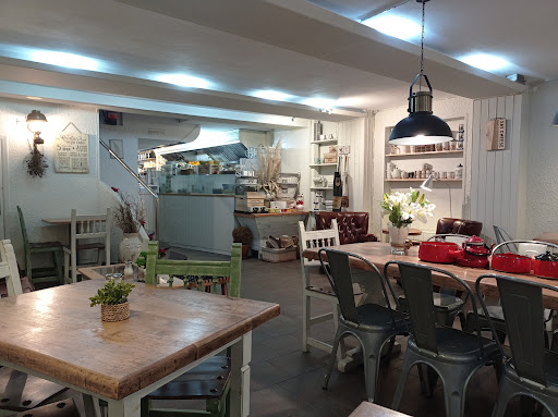 Richard's Bakery - Visual