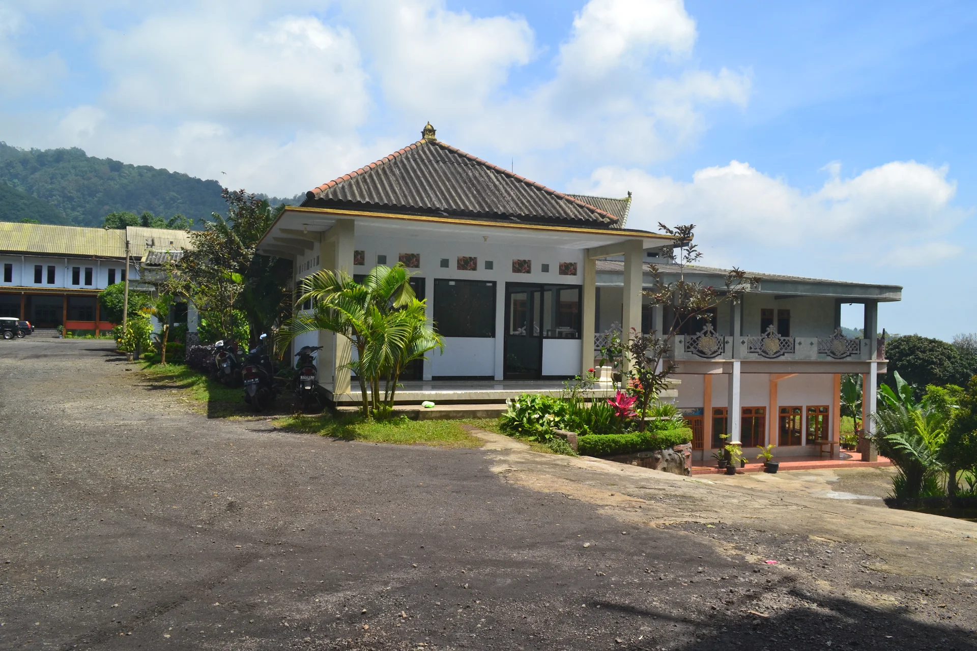 Nadia Hotel