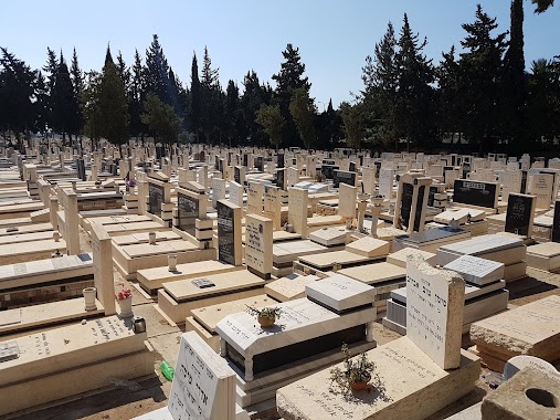 Old Cemetery Hertzliya, Author: Adi Finkelstein