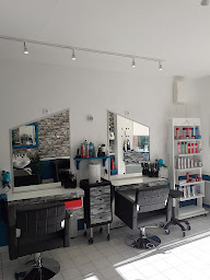 Photo n°5 de L'intempor'elle & Lui à Villalier (Salon de coiffure)