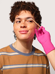 Photo n°7 de Benefit BrowBar Bar à Sourcils à Marseille (Service d'épilation à la cire)