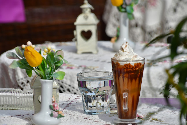 Opinii despre Görög Kávézó és Afrodité Apartmanok, Afrodite apartmanház în Eger - Kávézó