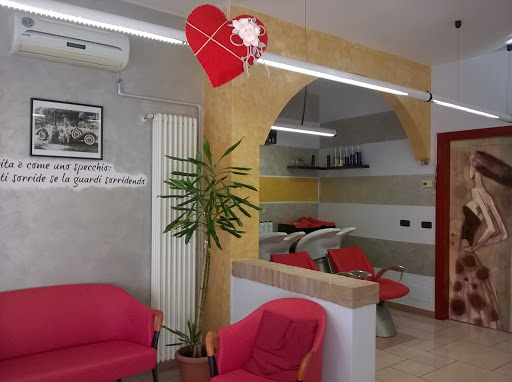 MANIDIFORBICE Acconciature Linda - Parrucchiere Solza