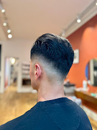 Photo n°23 de Julien Tournier à Paris (Salon de coiffure)