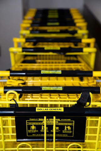 Dollar General by null