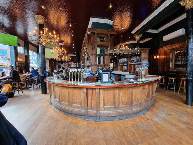 Comentarii opinii despre The Falcon