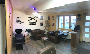 Photo n°4 de Au Beau Ciseaux (coiffeur et barbier) à Larajasse (Salon de coiffure)