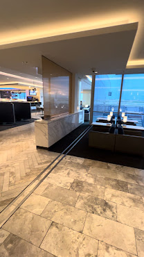 United Polaris Lounge by null