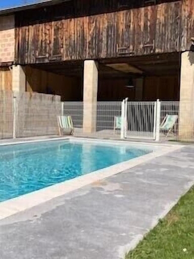 Photo de Gîte Les Séchoirs Vercors jacuzzi piscine à Saint-Romans (38160)