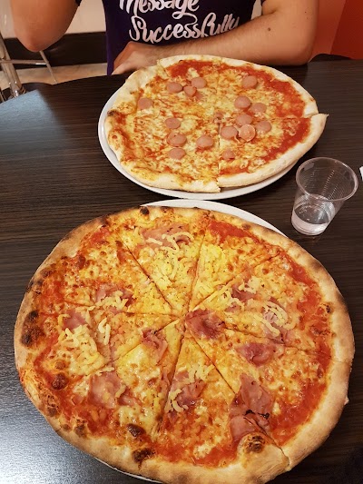 PIZZERIA LA MANGIONA