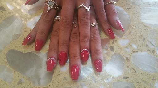 NAILS NOW - Visual