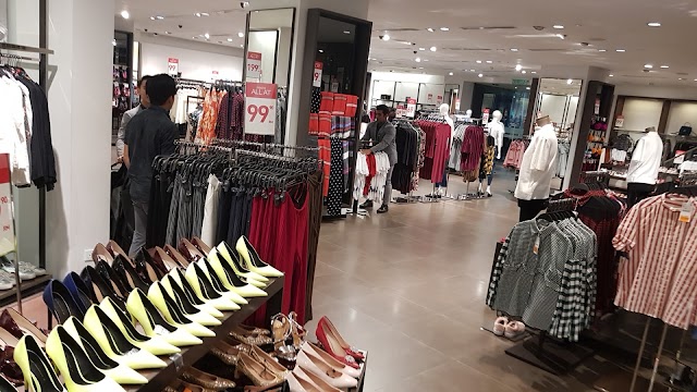 Zara Lot 10
