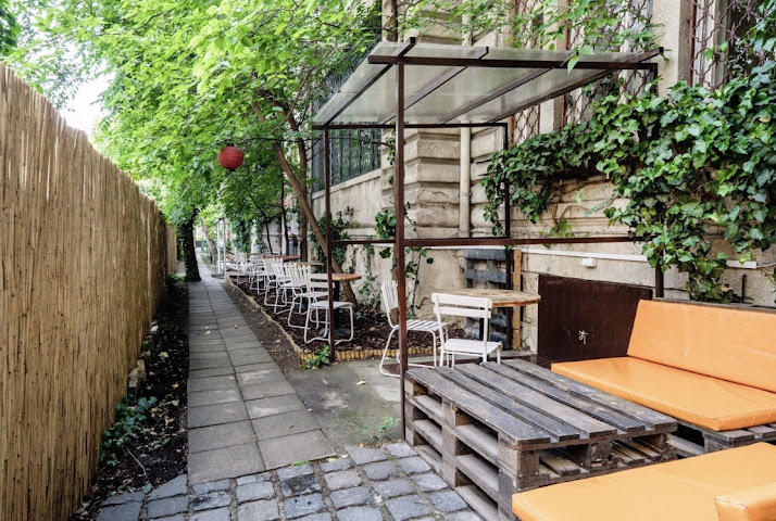 Baroque Hostel by null