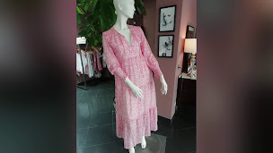 Photo n°14 de MAGASIN APHRODITE, magasin de vêtements et accessoires pour femme. Cosne Cours sur Loire à Cosne-Cours-sur-Loire (Magasin de chaussures)