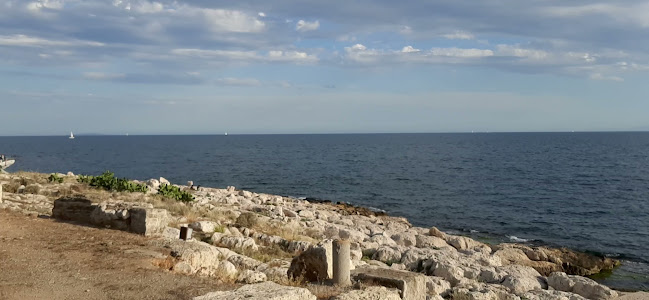Τα Βράχια της Πειραϊκής - Πειραιάς