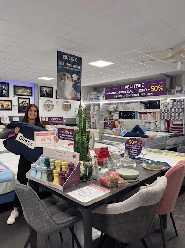 😴 Vos nuits méritent mieux… et votre porte-monnaie aussi ! 💰

🔥 -50% SUR LES MATELAS D'EXPOSITION chez Love Literie, dans notre magasin principal à la ZAC La Ramondia, à Lannemezan !

Sur les plus grandes marques :

✅ Bultex

✅ Merinos

✅ Epeda

Ce sont nos modèles d'exposition : ils ont été essayés, testés, parfois même approuvés pour une petite sieste 😅 Mais ils sont en pleine forme et à moitié prix !

⚠️ Quantités limitées ! Une fois qu'ils sont partis, c'est fini !

👏 Une belle évolution dans l'équipe !

Après avoir été parmi nous en stage l'année dernière, Asline a officiellement rejoint l'équipe depuis le début du mois de septembre ! 🎓✨

Comme vous le voyez, Asline est déjà prête à vous accueillir avec le sourire pour vous conseiller et vous présenter nos meilleures offres ! 📸👇

👉 Venez les tester, allongez-vous, prenez votre temps (promis, on ne vous jugera pas si vous vous endormez 😴).

Asline et toute l'équipe vous attendent ! 😊

📍 Love Literie — ZAC La Ramondia, A64 sortie 16, Lannemezan

#Lannemezan #Literie #Matelas #Bultex #Merinos #Epeda #Promo #LoveLiterie #Equipe