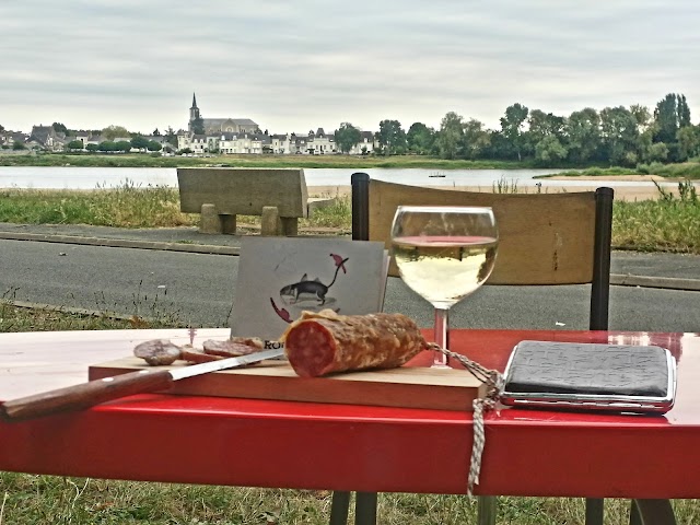 Guinguette En Rouge et Loire
