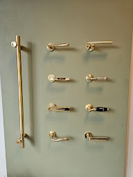 Photo n°21 de MILLA Poignées – boutons et poignées design pour portes et meubles à Chennevières-sur-Marne (Magasin)