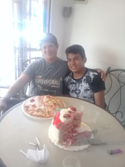 Photos of LA FABRICA DE LAS PIZZAS Y HAMBURGUESAS &uml;Lady bren&uml;