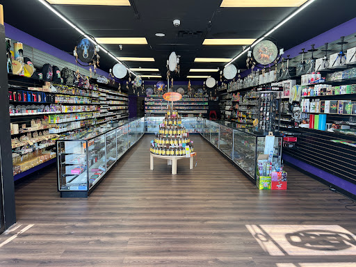 Lyman tobacco and vapor - Thumbnail