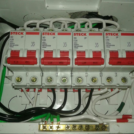 Eletricista residencial e predial. Serviços com qualidade e segurança em Salvador-BA