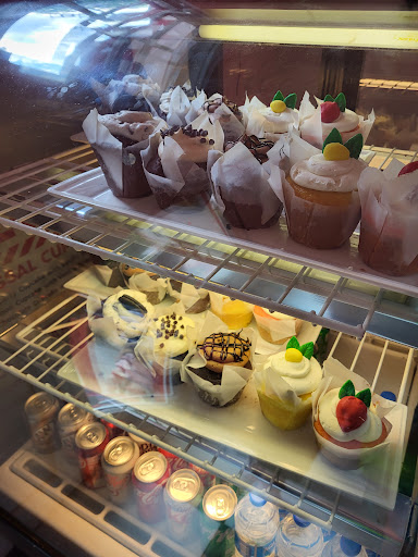 Colossal Cupcakes and Cones - Thumbnail