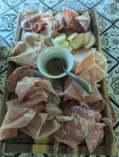 Distinto ristorante pizzeria bottega enoteca - Thumbnail