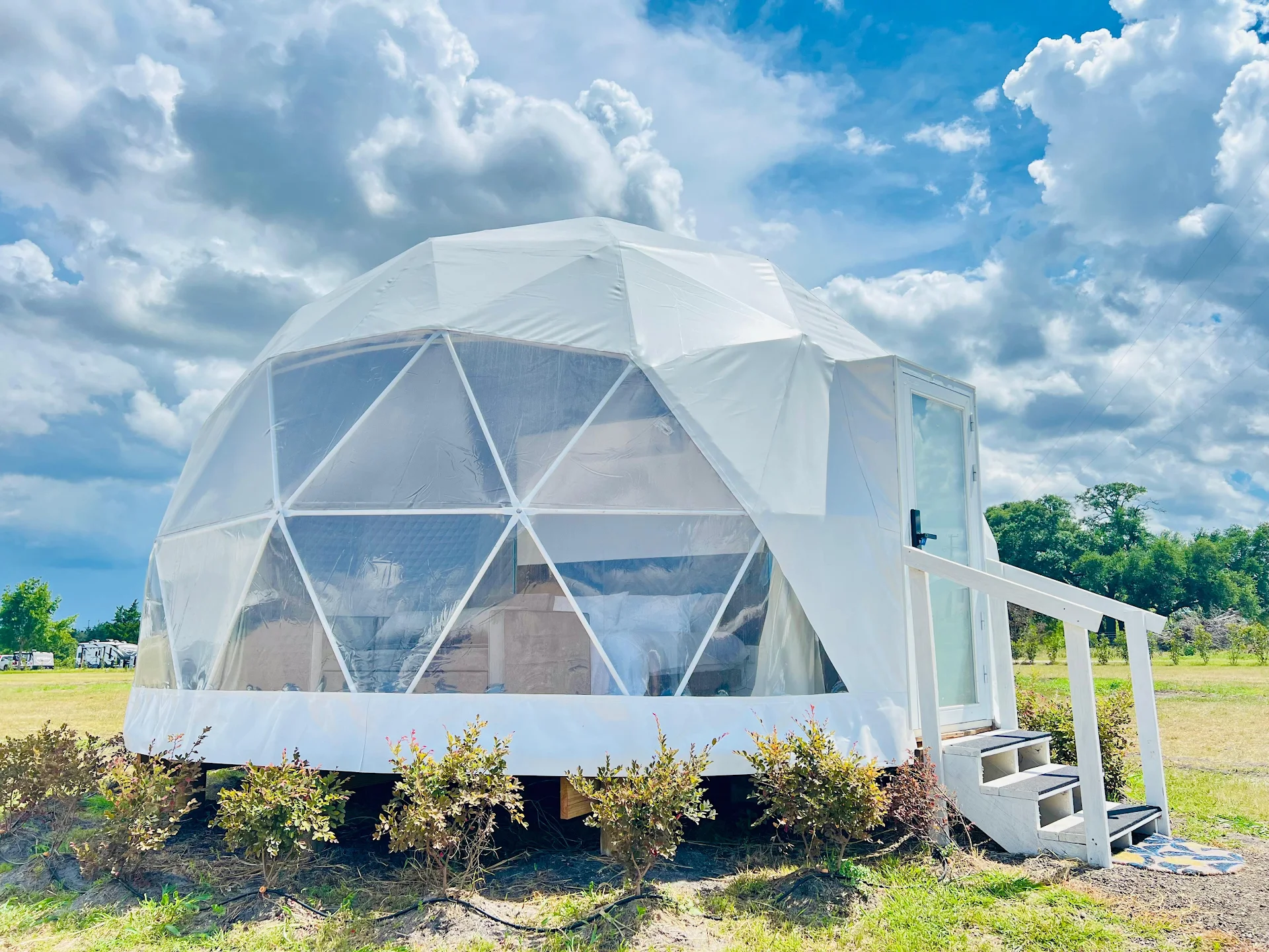 Flatonia Glamping Resort & RV Park