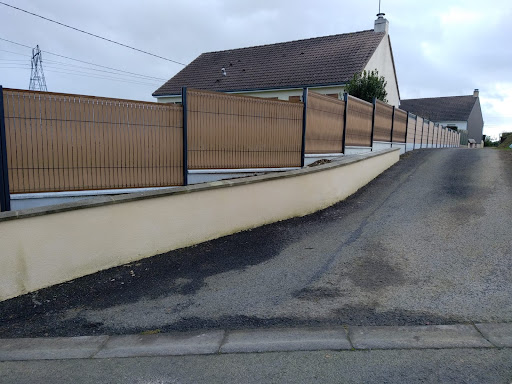 Photo de Daniel Moquet signe vos clôtures - Ent. Vaugeois à Bréhal (50290)