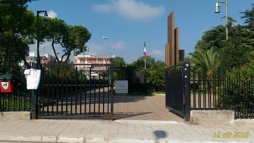 Parco Ai Caduti Di Tutte Le Guerre "Parco Garofalo" Gallery - Italy