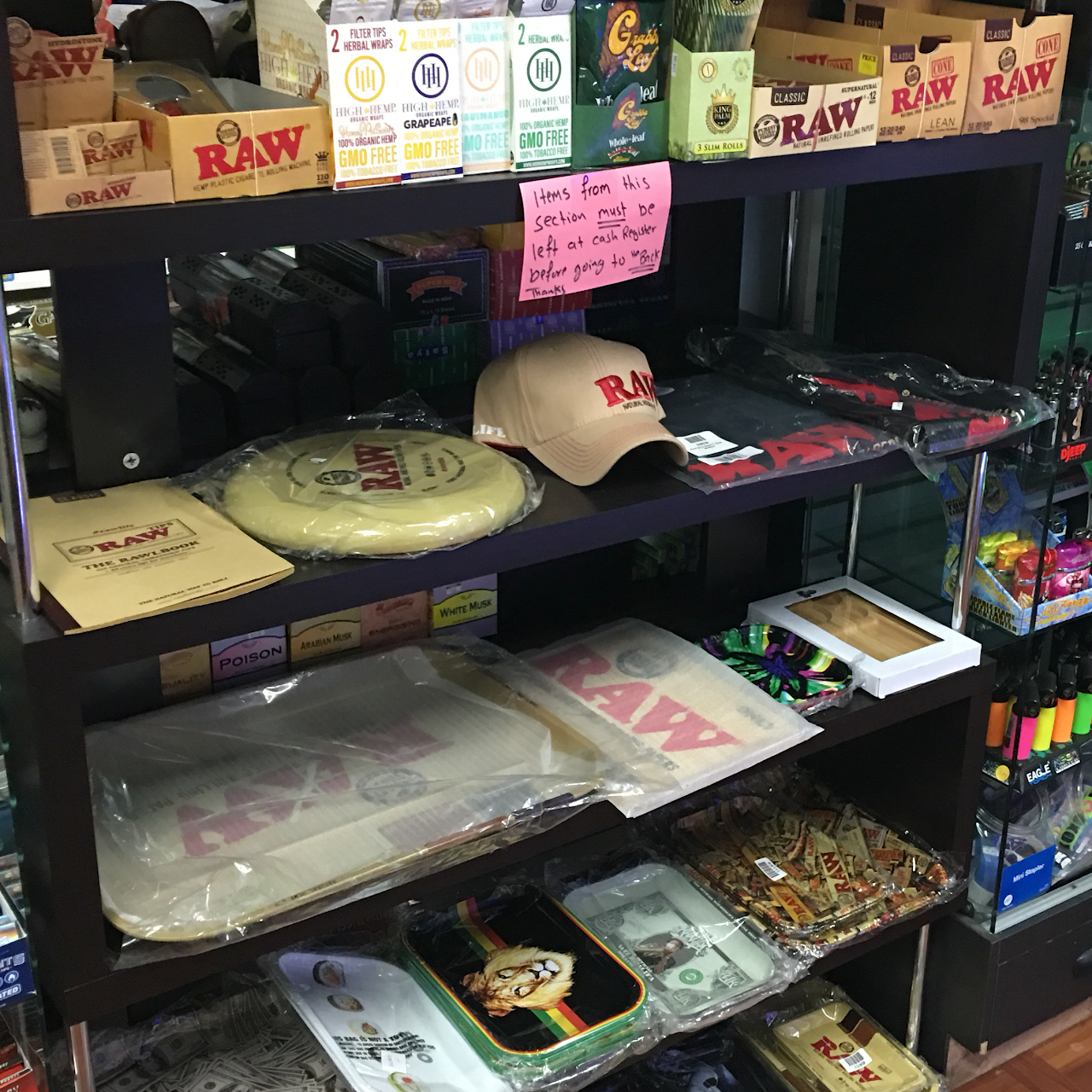 Dixie's Smoke Shop Tobacco Shop in Middletown