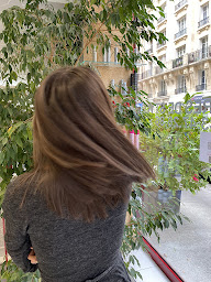 Photo n°9 de Lumières de style - Coiffeur à Paris (Institut de beauté)