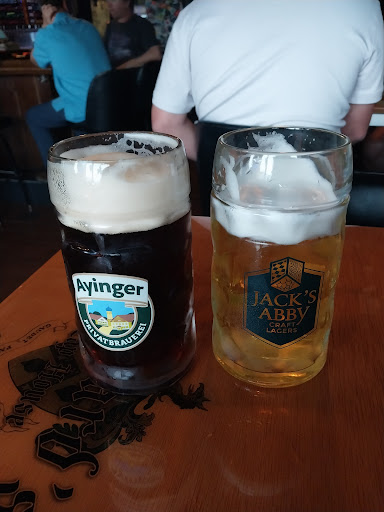 Willard's Tap House - Visual