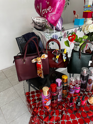 Laura Florería Regalos y más - Thumbnail