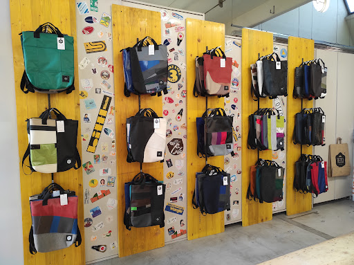 RoveREDO Factory & Store - Thumbnail